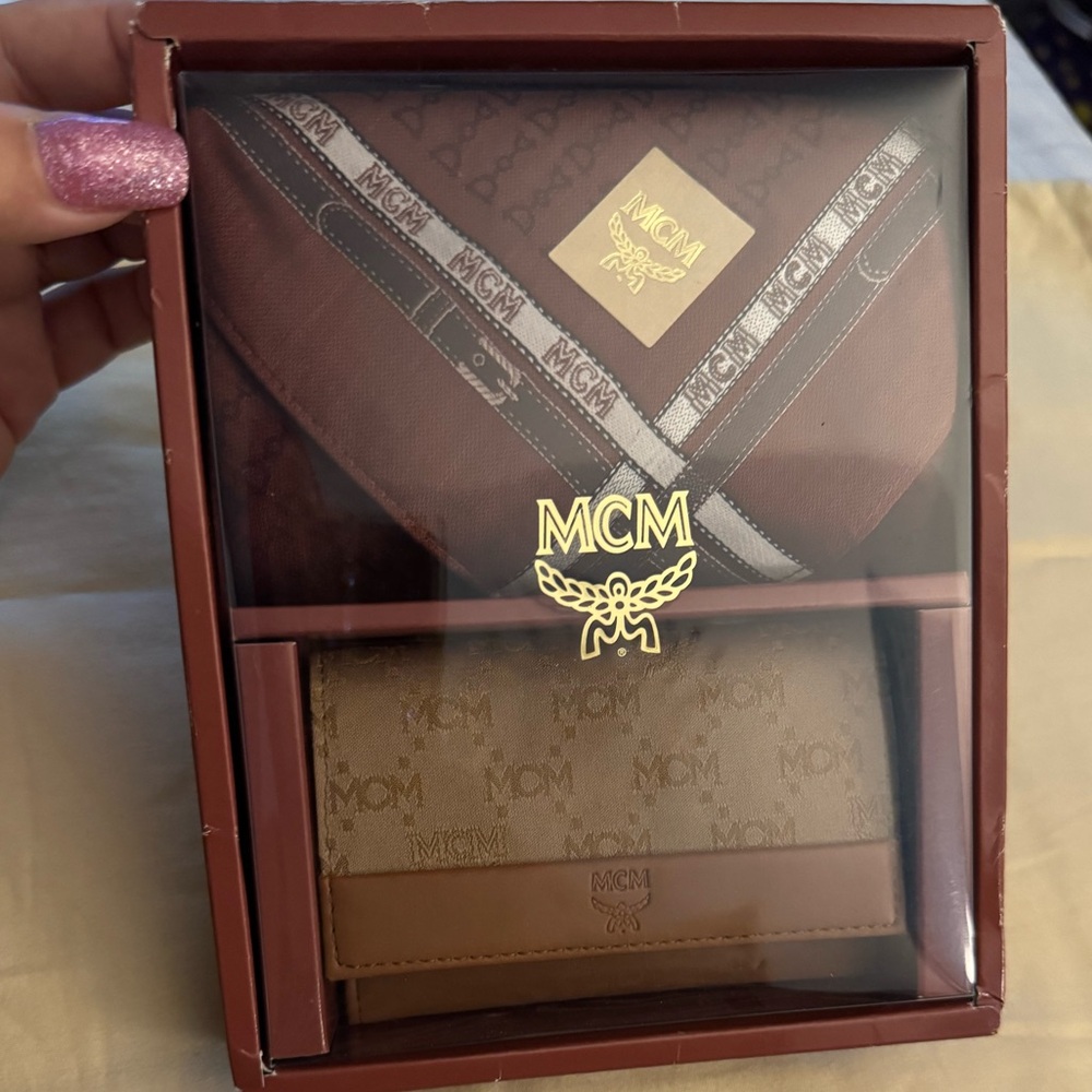🆕MCM vintage scarf & Card Holder Set - Picture 2 of 8